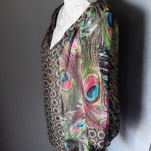 Olive Hill lovely Peacock Feather 3/4 sleeve design top size XL
